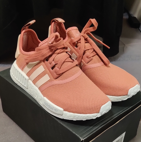 adidas nmd r1 womens raw pink